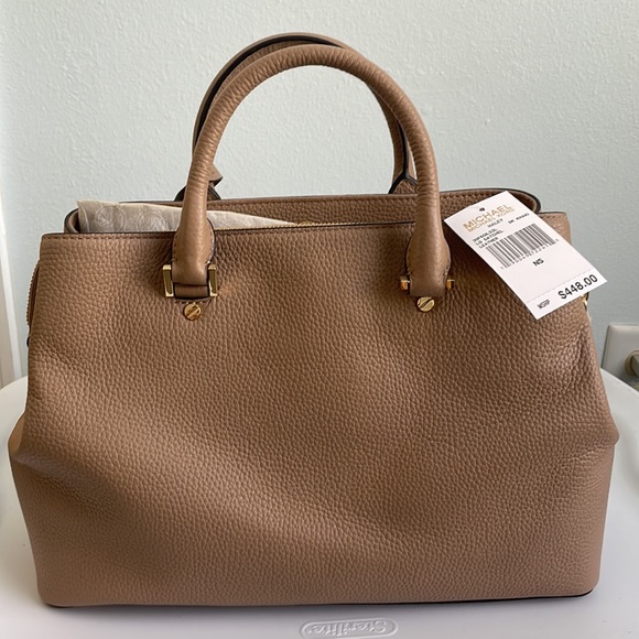 Michael Kors Haley New with tags - Picture 2 of 3